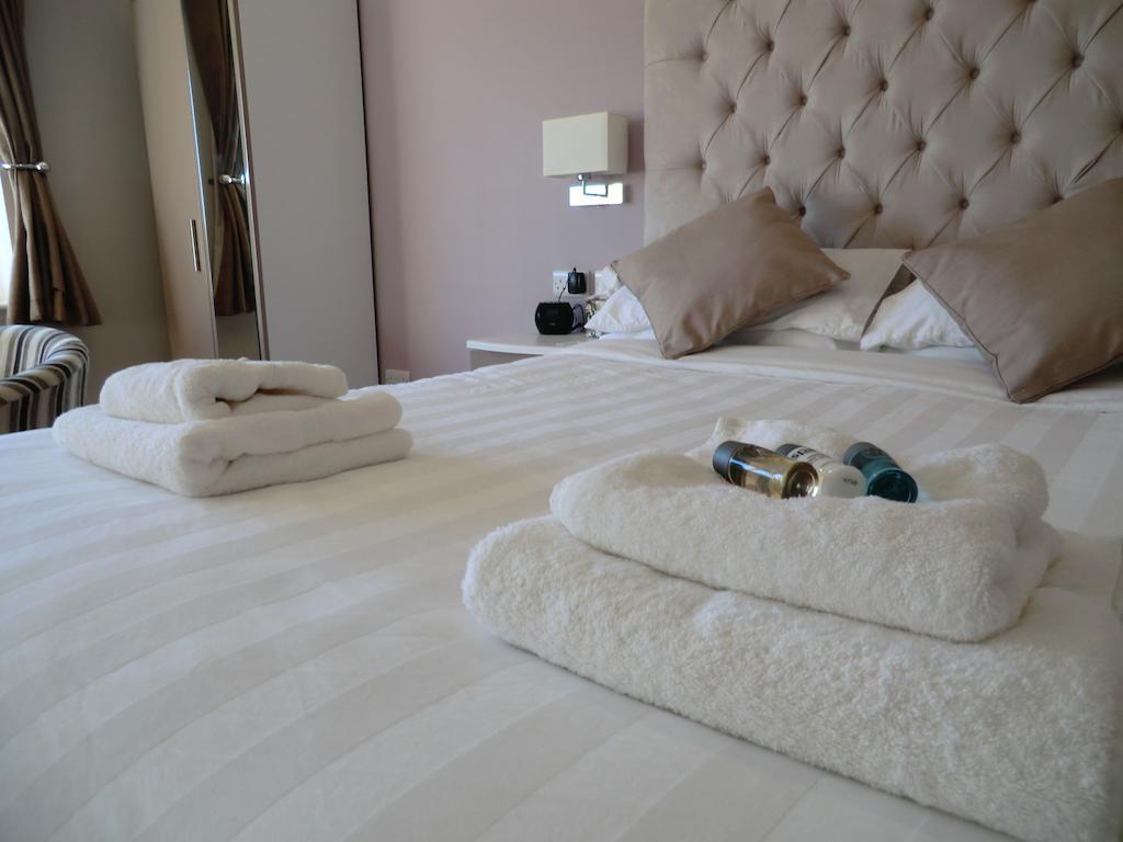 Coombe Dale Accommodation Lulsgate Bottom Δωμάτιο φωτογραφία